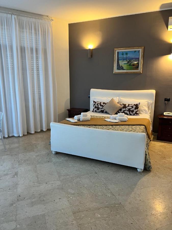 Hotel Lungomare Reggio Calabria Exterior photo