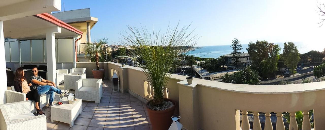 Hotel Lungomare Reggio Calabria Exterior photo