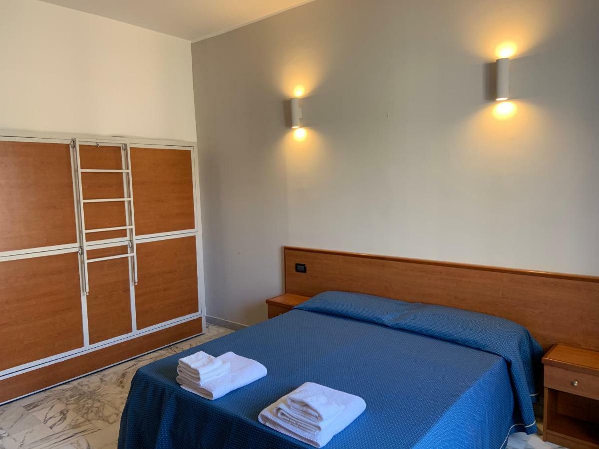 Hotel Lungomare Reggio Calabria Exterior photo