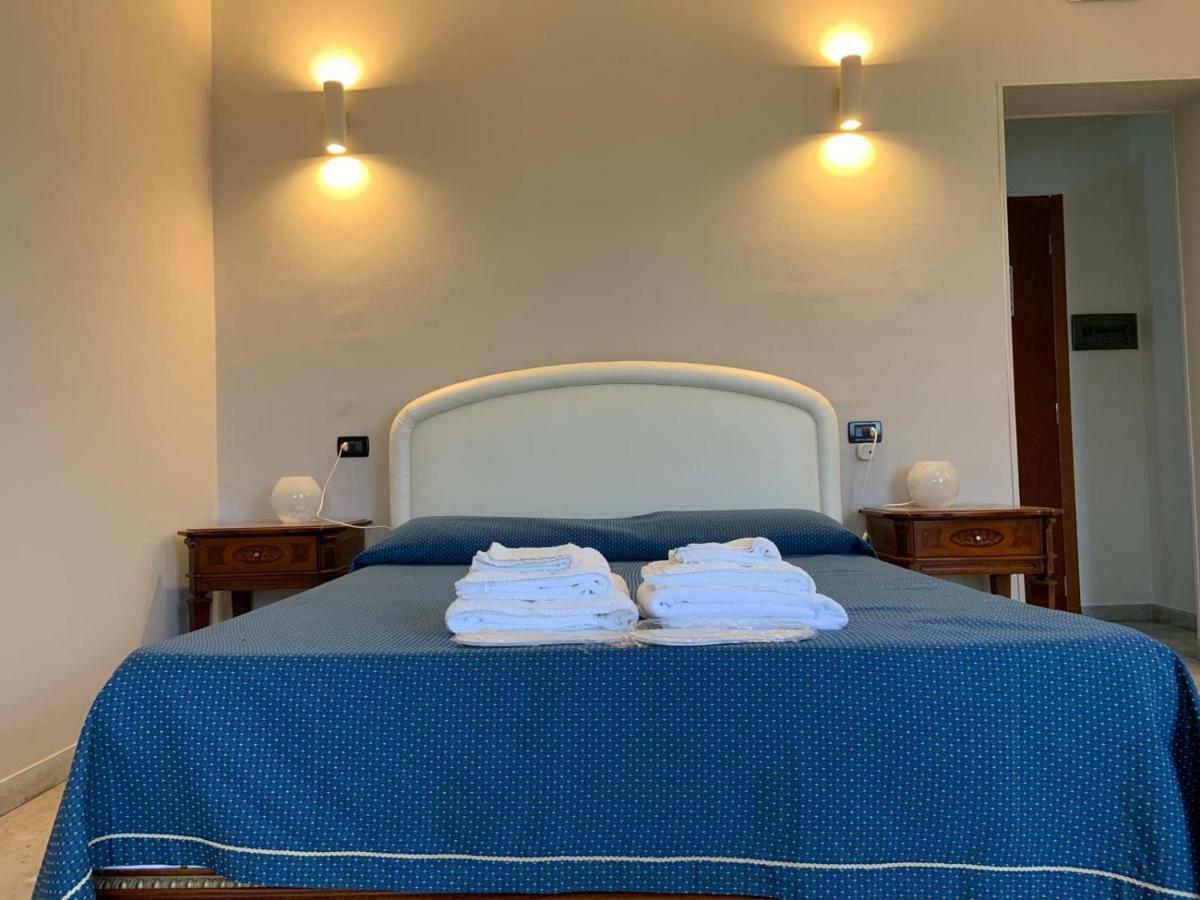 Hotel Lungomare Reggio Calabria Exterior photo
